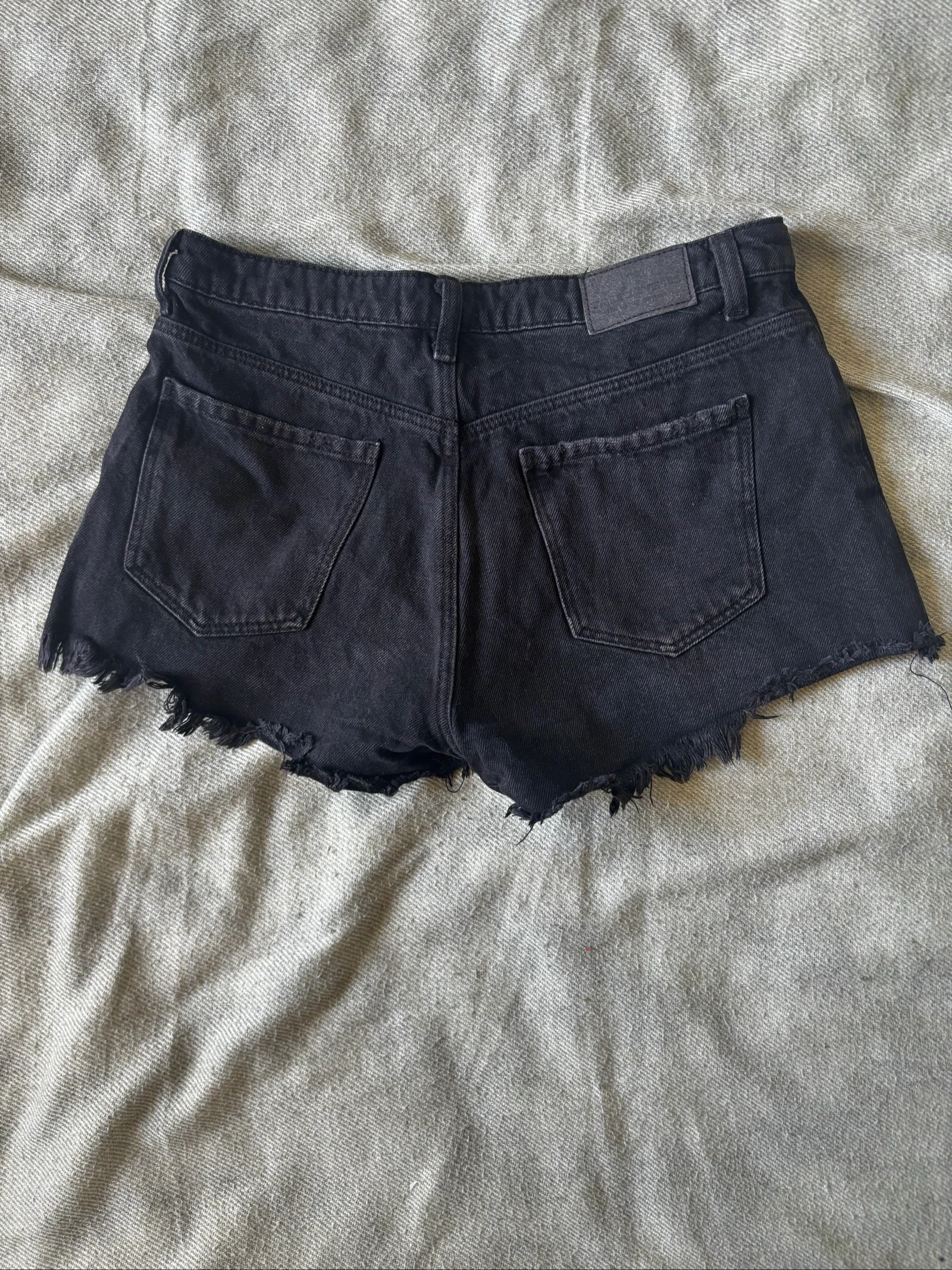 251/  Frayed effect black denim shorts - Tally Weijl - Size 40 – photo 4